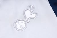 طقم تدريب شتوي توتنهام 2023-2024 ابيض