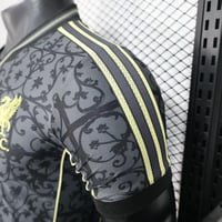 طقم ليفربول نسخة خاصة 2025-2026