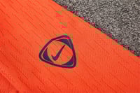 طقم تدريب شتوي برشلونة 2025-2026 برتقالي