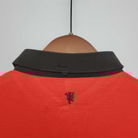 طقم مانشستر يونايتد موسم 2013-2014 احمر