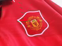 طقم مانشستر يونايتد موسم 1994-1996 احمر كم طويل