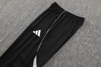 طقم تدريب شتوي ريال مدريد 2025-2026 ابيض