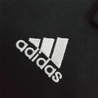 طقم ريال مدريد موسم 2001-2002 اسود