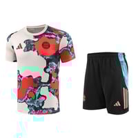 طقم تدريب صيفي بايرن ميونخ 2025-2026 ابيض