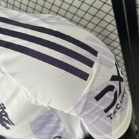 طقم مانشستر يونايتد الاحتياطي 2025-2026