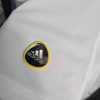 طقم ريال مدريد موسم 2010-2011 ابيض