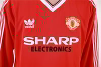 طقم مانشستر يونايتد موسم 1982-1983 كم طويل