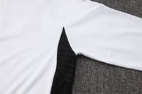 طقم تدريب شتوي ليفربول 2025-2026 ابيض