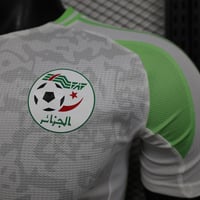 طقم منتخب الجزائر الاساسي 2024-2025