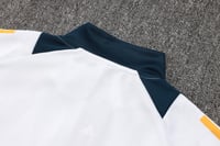 طقم تدريب شتوي ريال مدريد 2024-2025 ابيض سحاب كامل