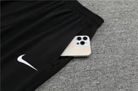 طقم تدريب شتوي ليفربول 2023-2024 احمر