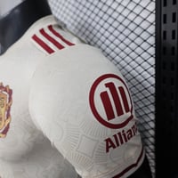 طقم بايرن ميونخ ذكرى مرور 125 سنة 2025-2026 بيج