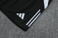 طقم تدريب صيفي ريال مدريد 2024-2025 ابيض و برتقالي