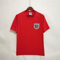 طقم منتخب انجلترا موسم 1966 احمر