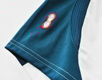 طقم ليفربول موسم 2006-2007 ابيض