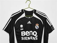 طقم ريال مدريد موسم 2006-2007 اسود