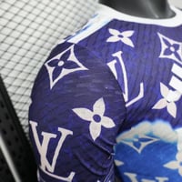 طقم ريال مدريد نسخة خاصة 2025-2026 LV.