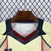 طقم برشلونة نسخة خاصة 2025-2026 ابيض