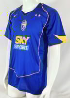 طقم يوفينتوس موسم 2004-2005 ازرق