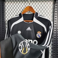 طقم ريال مدريد موسم 2006-2007 اسود كم طويل