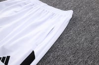 طقم تدريب شتوي يوفنتوس 2024-2025 ابيض