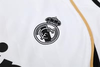 سويتر ريال مدريد ابيض 4