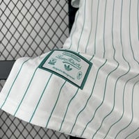 طقم ليفربول نسخة خاصة (4) 2025-2026