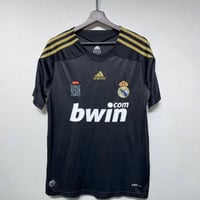 طقم ريال مدريد موسم 2009-2010 اسود