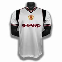 طقم مانشستر يونايتد موسم 1984-1986 ابيض