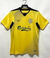 طقم ليفربول موسم 2004-2005 اصفر