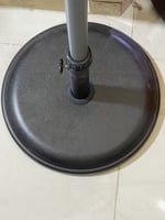 قاعدة اسمنتية لتثبيت المظلة الشمسية بوزن 16 كيلو