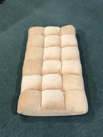 كرسي ارضي رملي مخمل يتصفط