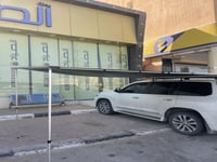 مظلة جانبية مقاس 3/2 متر طبقتين مع الأعمدة والأشرع...