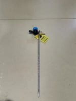 بزبوز بلاستيكي مع مثبات للتثبيت على الأرض