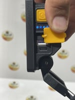 كبس وكشاف ٢٠ واط مع شاحن تايب سي ومنفذ يوسبي لشحن...