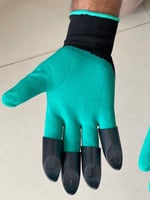 قفاز الزراعة والحرث ،، مزود بمخالب بلاستيكية