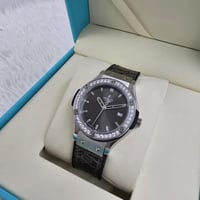 ساعه هوبلت جلد نسائي كلاسيك سلفر