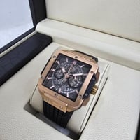 ساعه هبلت اسبورت رجالي اسود مع ذهبي