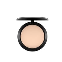 بودرة اساس ستوديو فيكس من ماك - NC15