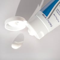 مرطب للتحكم في الزيت بعامل حماية SPF30 من بانوكسيل...