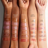 قلوس ملمع ومكبر شفاه بومب يونيفرسال من فنتي بيوتي