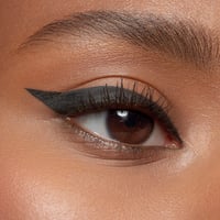 ايلاينر سائل مقاوم للماء من ايسنس - ٣ مل