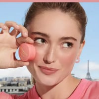 أحمر خدود ليتل راوند من بورجوا