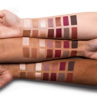 مجموعة ظلال العيون مودرن رينيسانس من انستازيا بيفر...