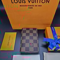 بوك لويس فيتون