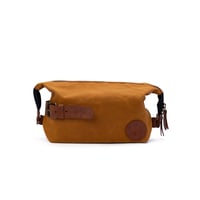 عرض مجموعة زيت اللحية وشنطة الحلاقة