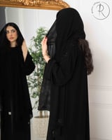 عباية خرز ورد R70