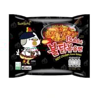 مكرونة رامن اسود بنكهة الدجاج الحار 140جم