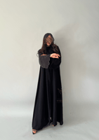 بكج عباية ربع كلوش سوداء بتطريز ورد أسود و فستان ت...