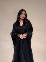 عباية سوداء كلوش تفتة حرير بالورد البارز -6172